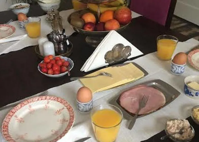 Marienhof Bed and Breakfast *